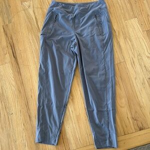 Athleta Trekkie north high rise jogger size 8